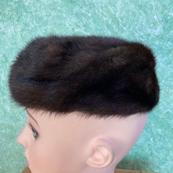 DE LUCA vintage fur hat - Picture 5 of 5